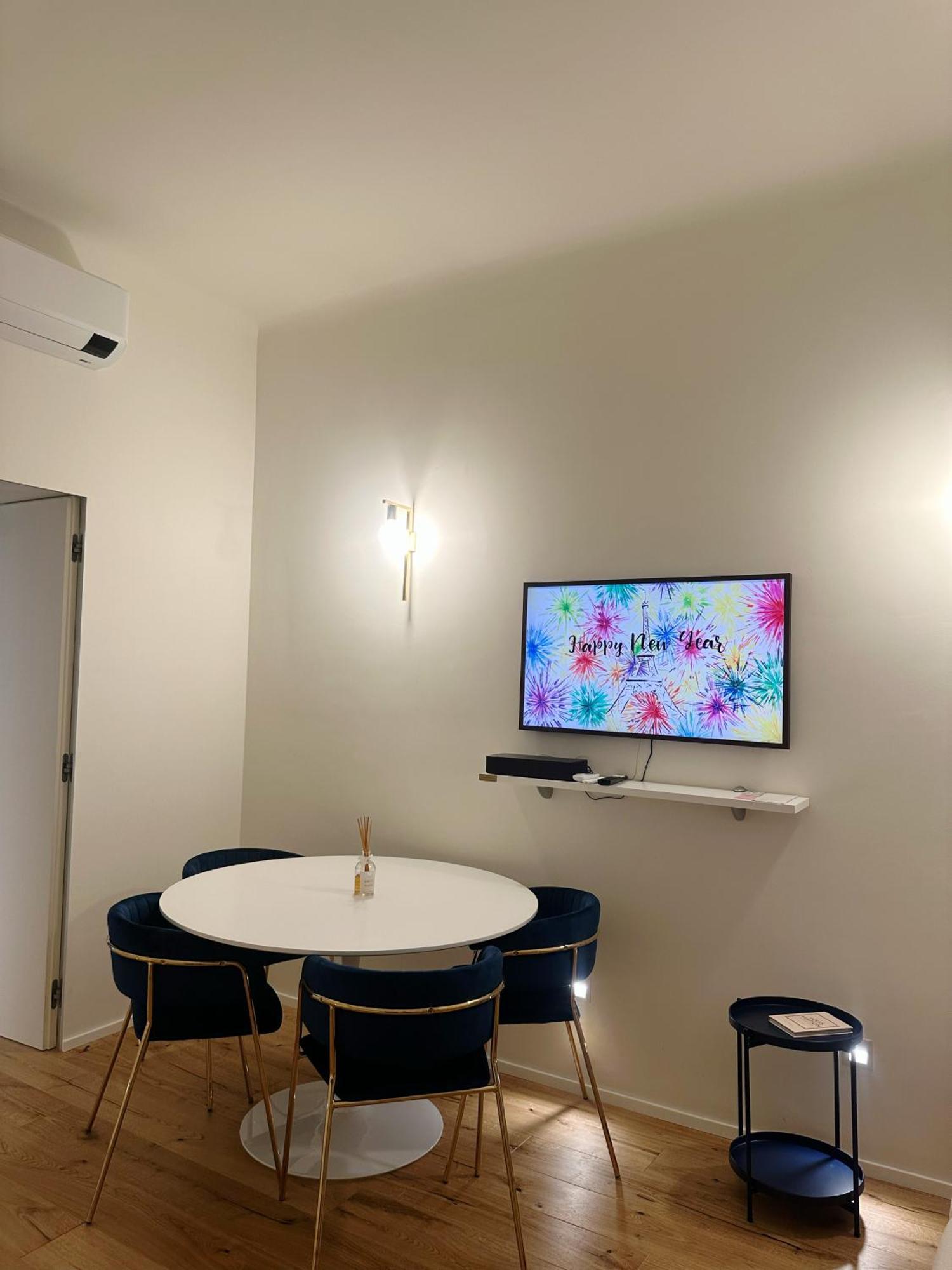 Private Apartment With Wi-Fi Milano City Near Duomo Atena Exterior photo